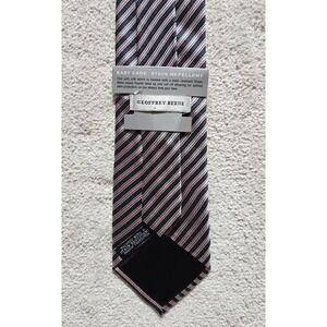 Geoffrey‎ Beene Mens Striped Necktie Navy Pink Silk Easy Care Stain Repellent